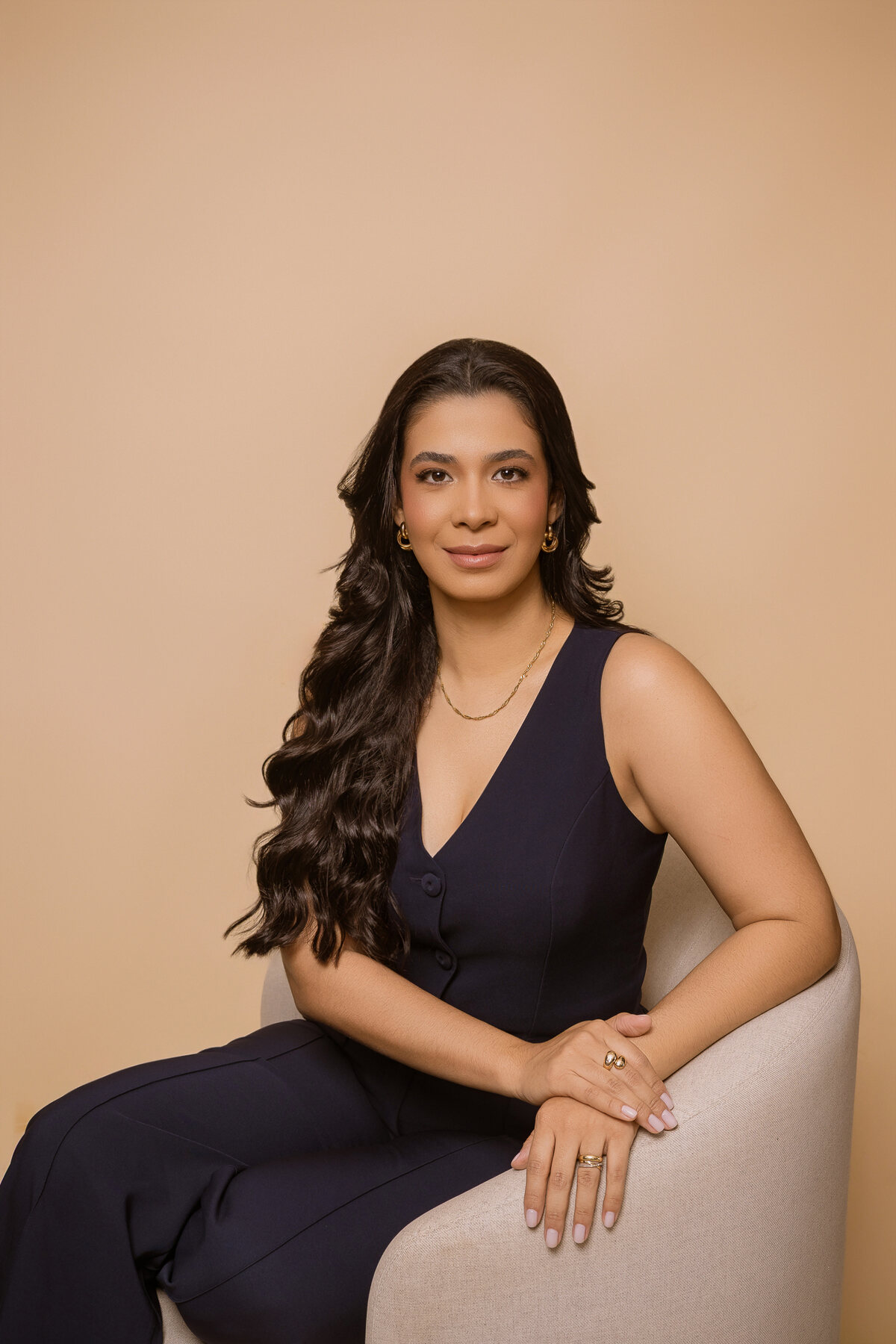Retrato da Dra. Raissa Viturino, coloproctologista em Cuiabá
